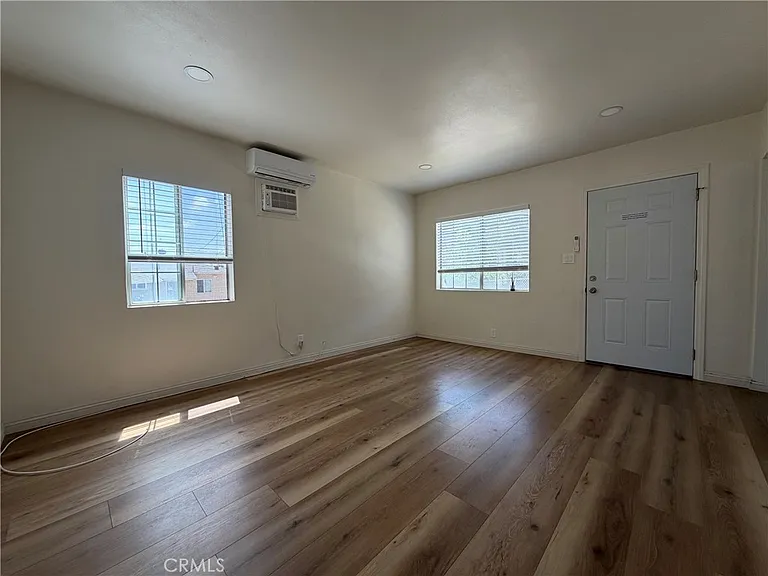 333 1/2 Sefton Ave — Photo 4