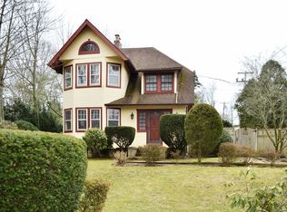 144 Berry Hill Rd, Oyster Bay, NY 11771