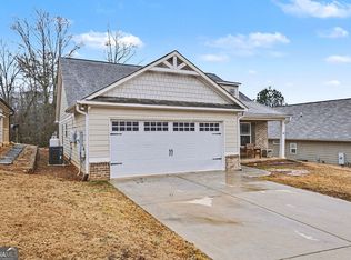 114 Sugar Creek Dr, Cornelia, GA 30531