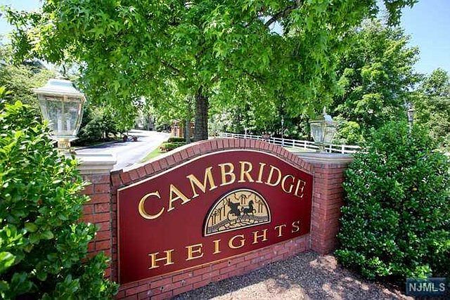 1st image of 248 Cambridge Dr