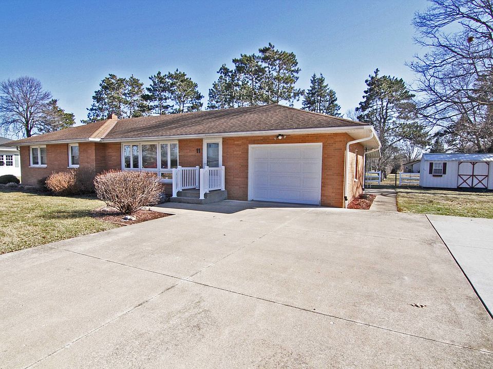 1st image of 11 Old Orchard Ln