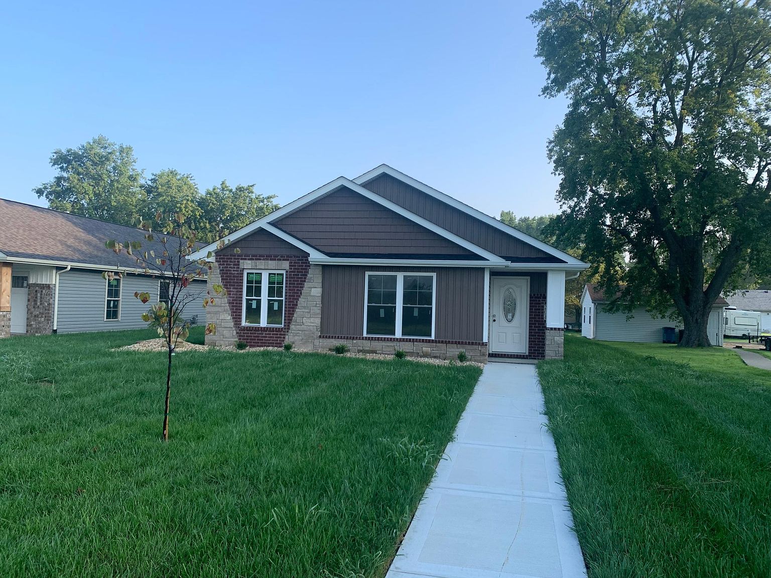 204 E Main St, Saint Jacob, IL 62281 Zillow