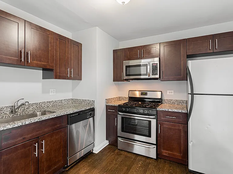 7616 N Marshfield Ave — Photo 66