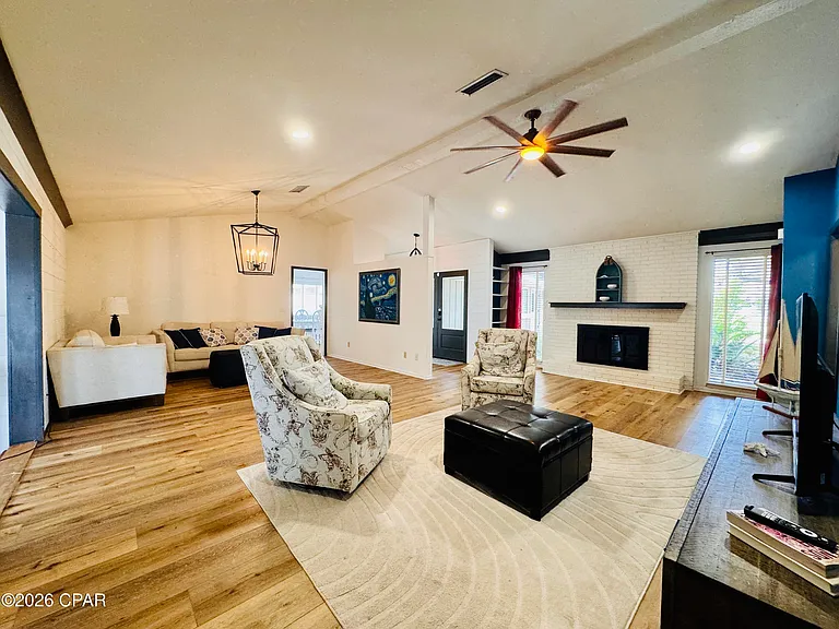 916 Cobia Dr — Photo 7