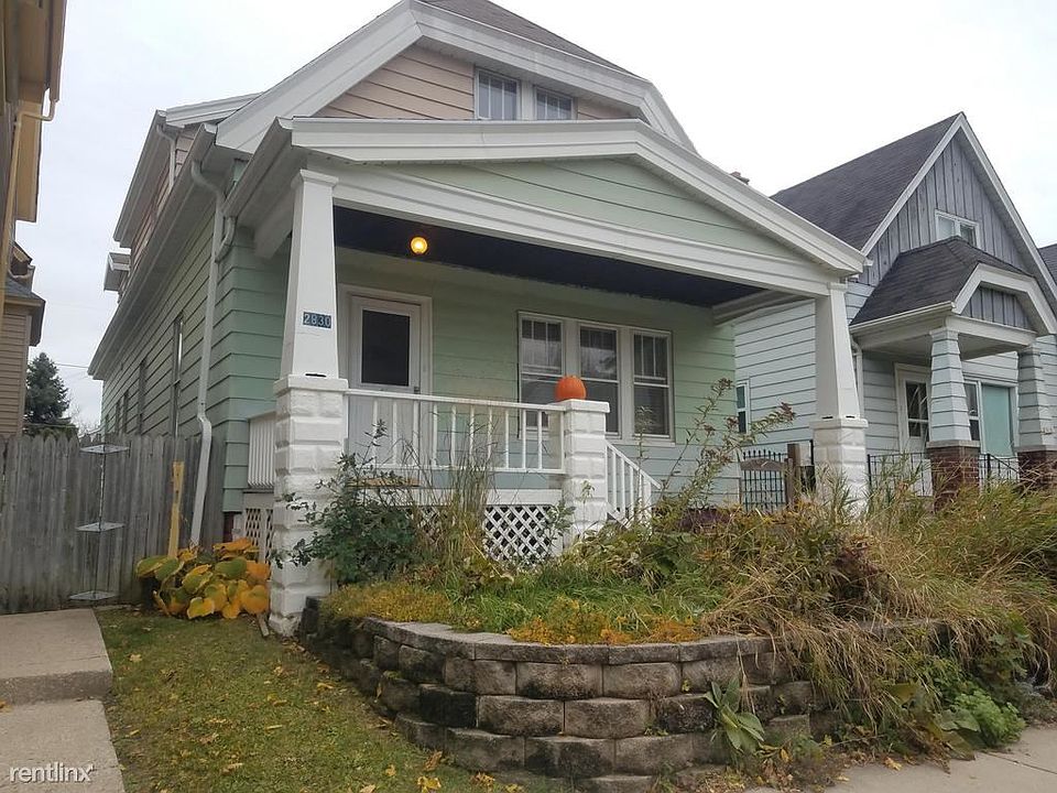 1st image of 2830A N Bremen St