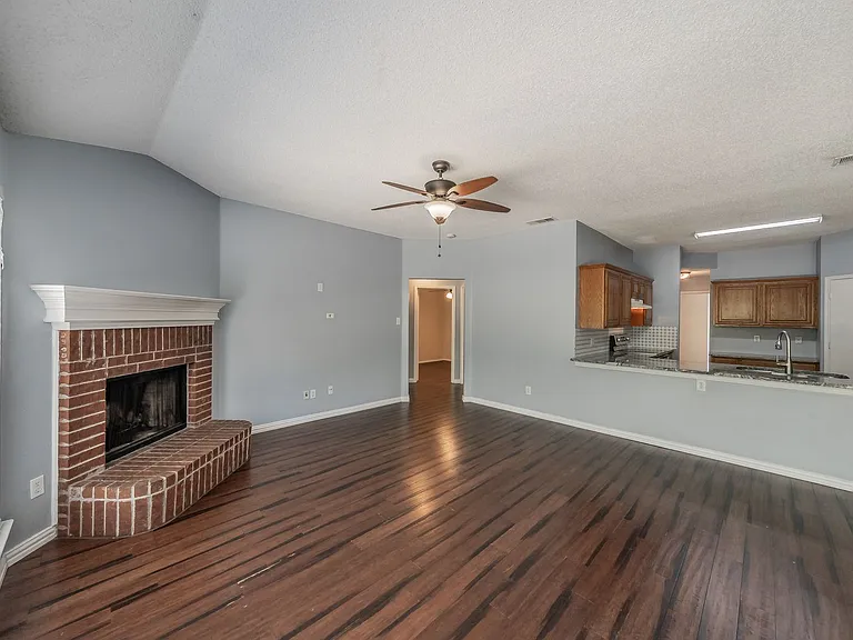 8109 Mosstree Dr — Photo 21
