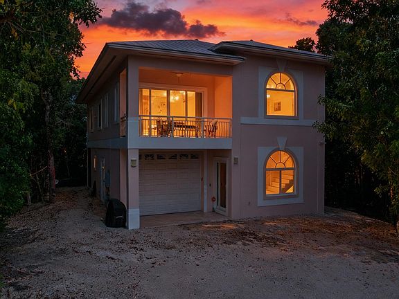 2nd image of 34 Seagate Blvd