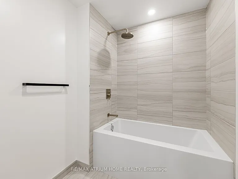285 Dufferin St #706 — Photo 23