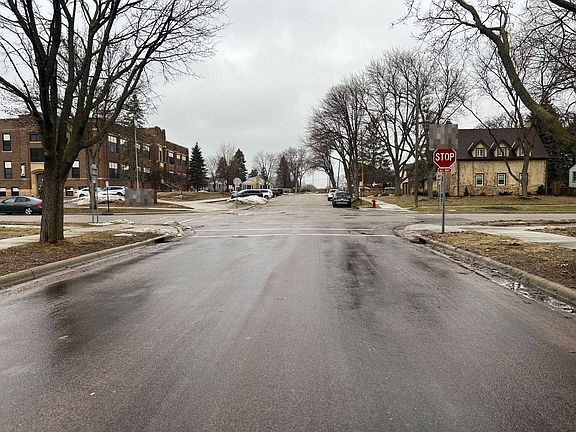 4th image of 704 Owatonna St