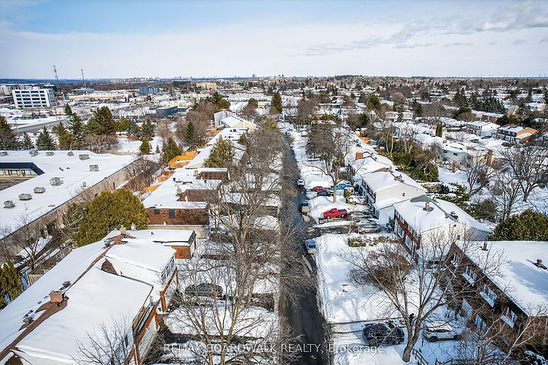 Ottawa House for rent - 4 Bedrooms — photo 36