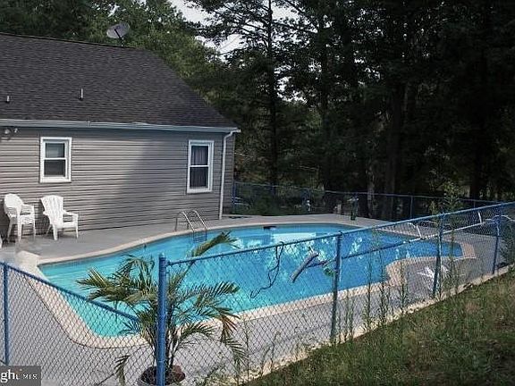 2nd image of 18411 Woodland Dr