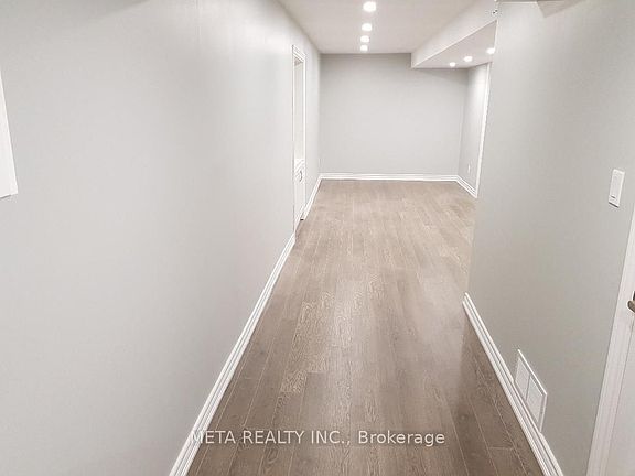 3rd image of 8 Roscoe Rd #Basement