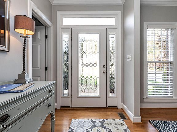 4th image of 102 Smiths Knoll Ct