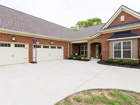 3rd image of 3024 Fallswood Dr