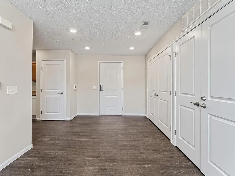 309 S White Ave — Photo 13