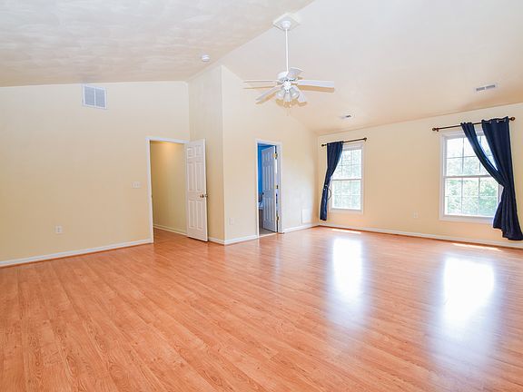 5th image of 211 Montgomery Farms Ave