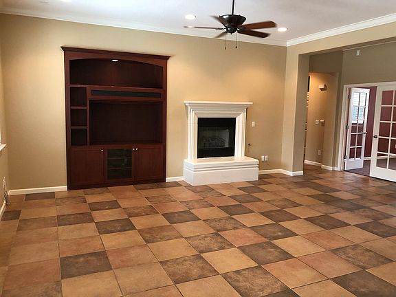 3rd image of 2076 Plumeria Ln