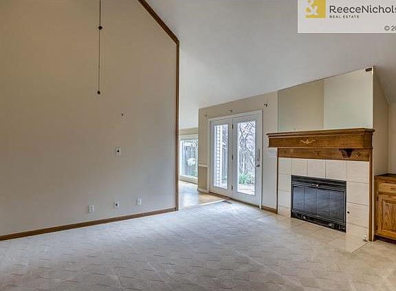 5th image of 13303 Corrington Ave