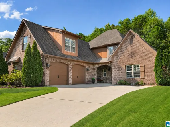 374 Strathaven Dr, Pelham, AL 35124