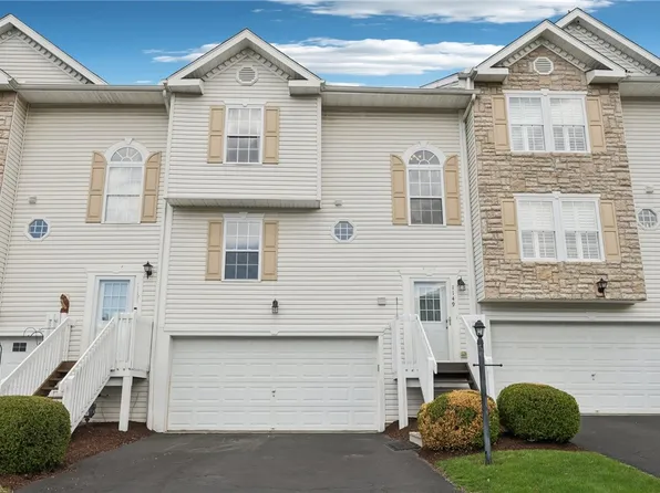 1149 Arrowhead Dr S, Washington, PA 15301