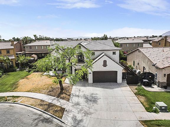 2nd image of 2625 Elm Cir