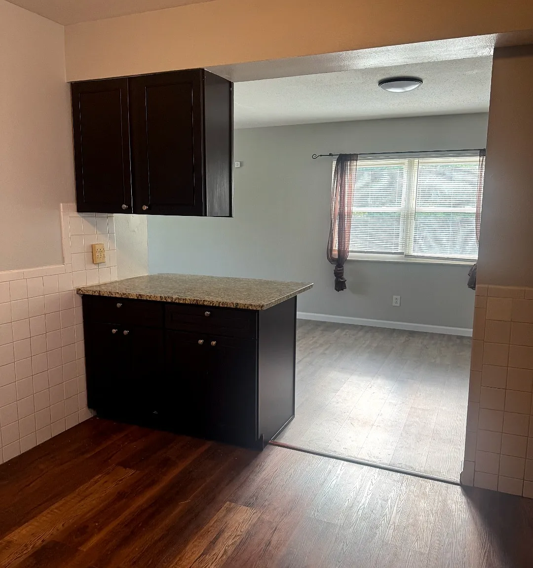 4 bed, 1124 sqft, $1,500 — Photo 2