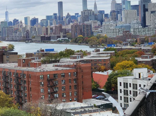 25-40 Shore Boulevard image 13 of 24