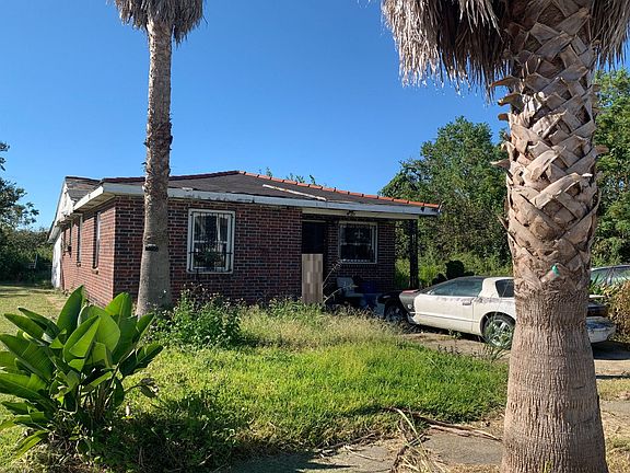 3rd image of 2526 Saint Maurice Ave