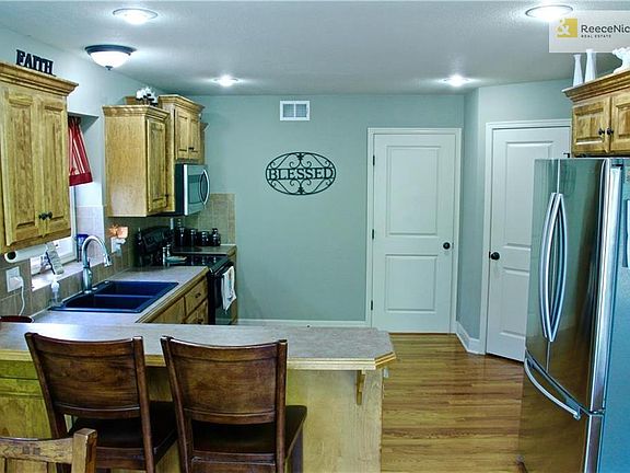 4th image of 1712 NW Nicholas Dr