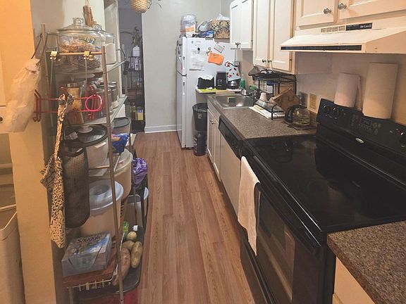 4th image of 31 Alden Street #B