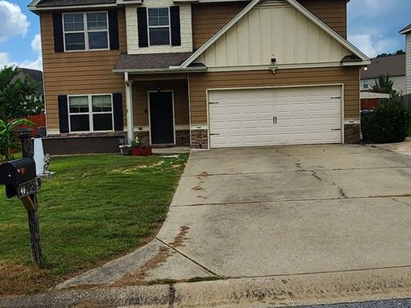 46 New Castle Dr