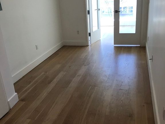 2nd image of 89 Montrose Ave #5L