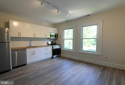 437 Hansberry St #3 Photo 1