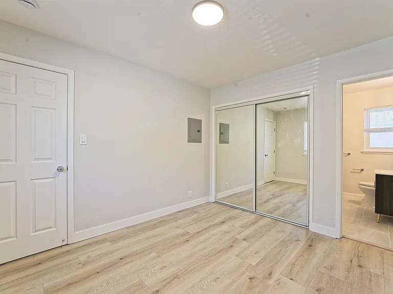 271 N 6th St #3 — Photo 13