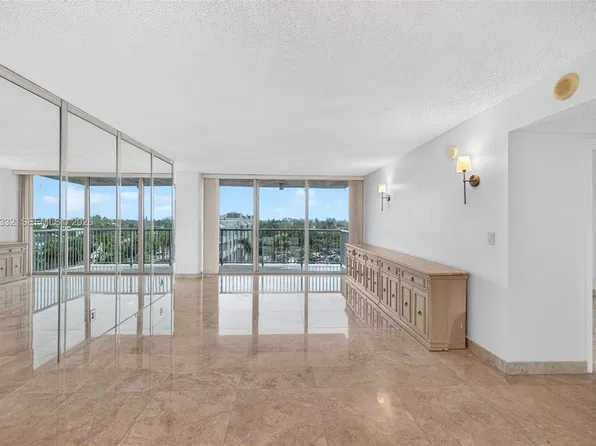 2655 Collins Ave APT 702, Miami Beach, FL 33140