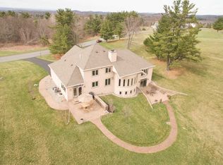 15 Hallenbeck Hl, East Greenbush, NY 12061
