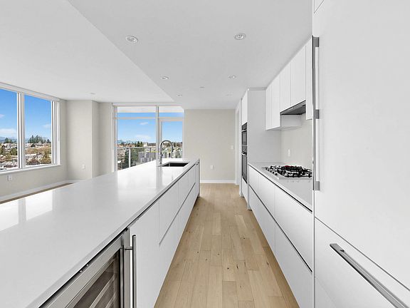 5th image of 485 W 42nd Ave #803