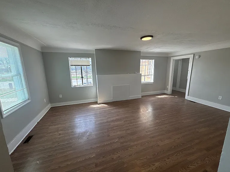 15065 Gilchrist St — Photo 4