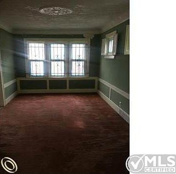 DINING ROOM.jpg