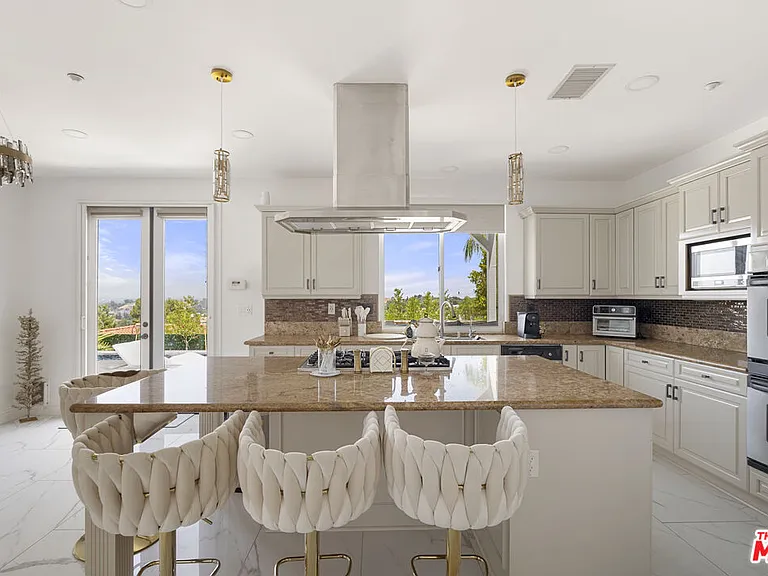 21615 Medina Estates Dr — Photo 8