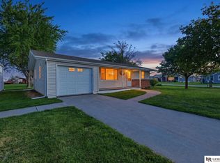 104 1st St, Murdock, NE 68407