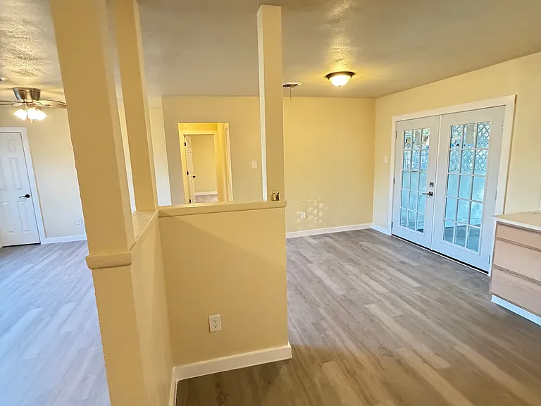 903 Curry Ave — Photo 7