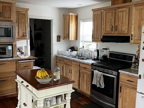 2nd image of 129 Deer Creek Rd