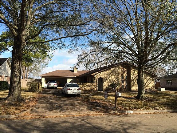 3rd image of 3214 N Park Dr