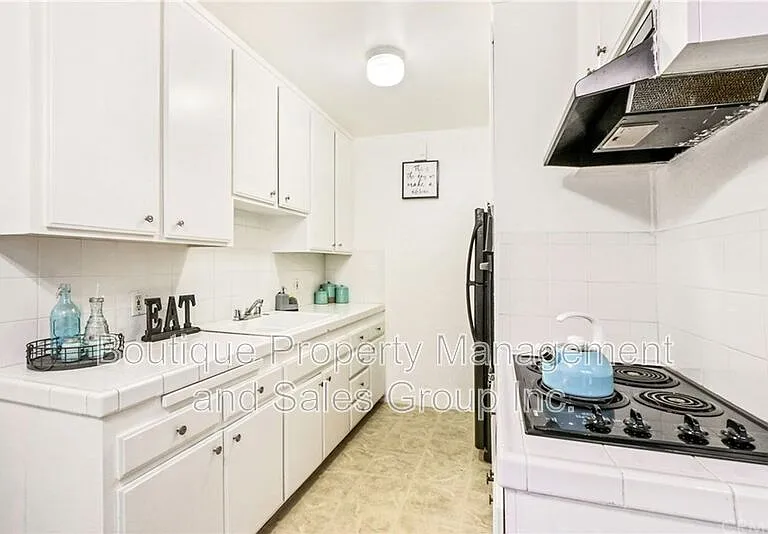1023 E 1st St #5 — Photo 9