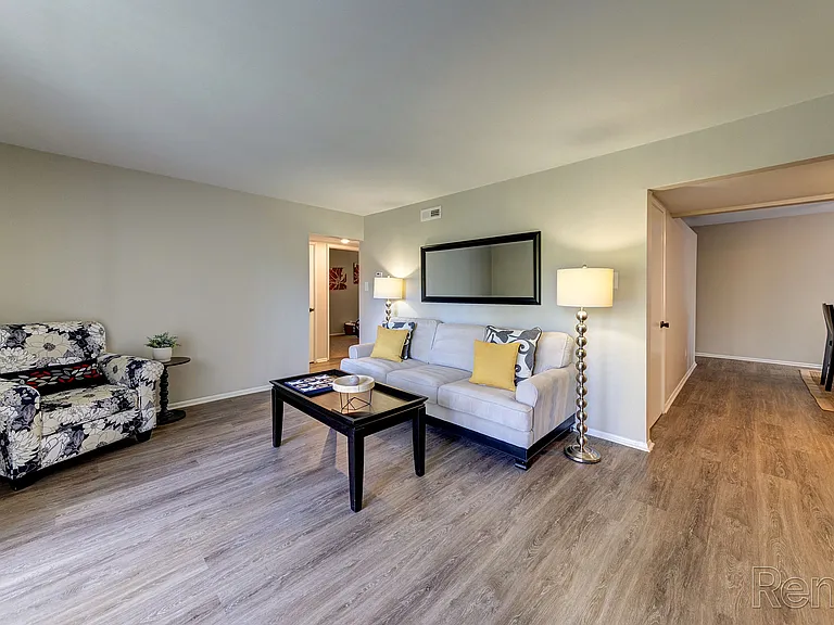 Cherry Creek Apartments — Photo 10