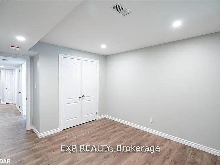 19 Loon Ave #LOWER LEVEL — Photo 10