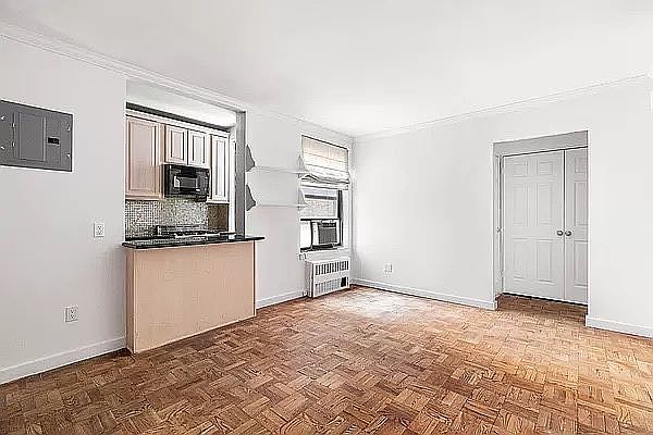 1st image of 208 E 70th St APT 1C