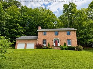 2213 Deer Trl, Saint Albans, WV 25177