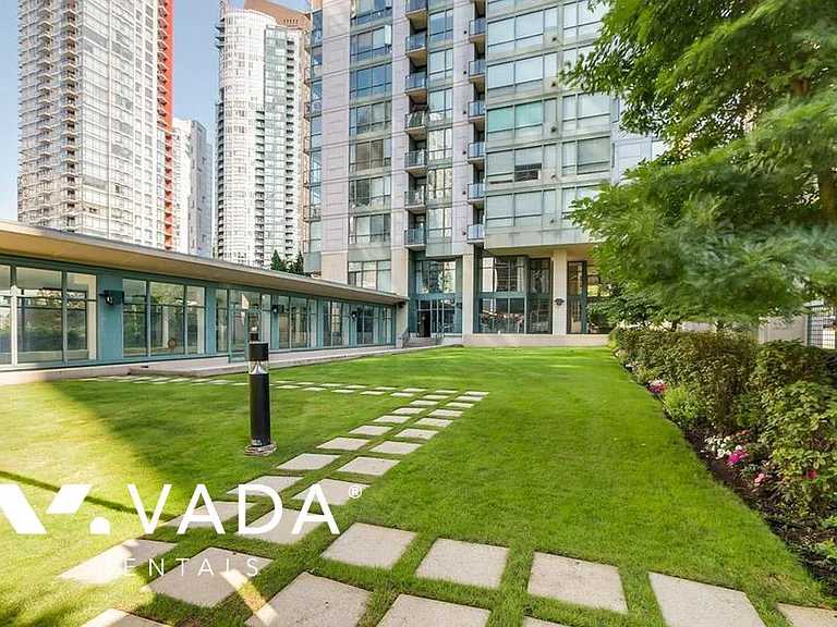 1239 Georgia St W #2103 — Photo 16